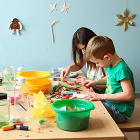 Brincadeiras com material reciclável: Lista Prática para Mães e Pais